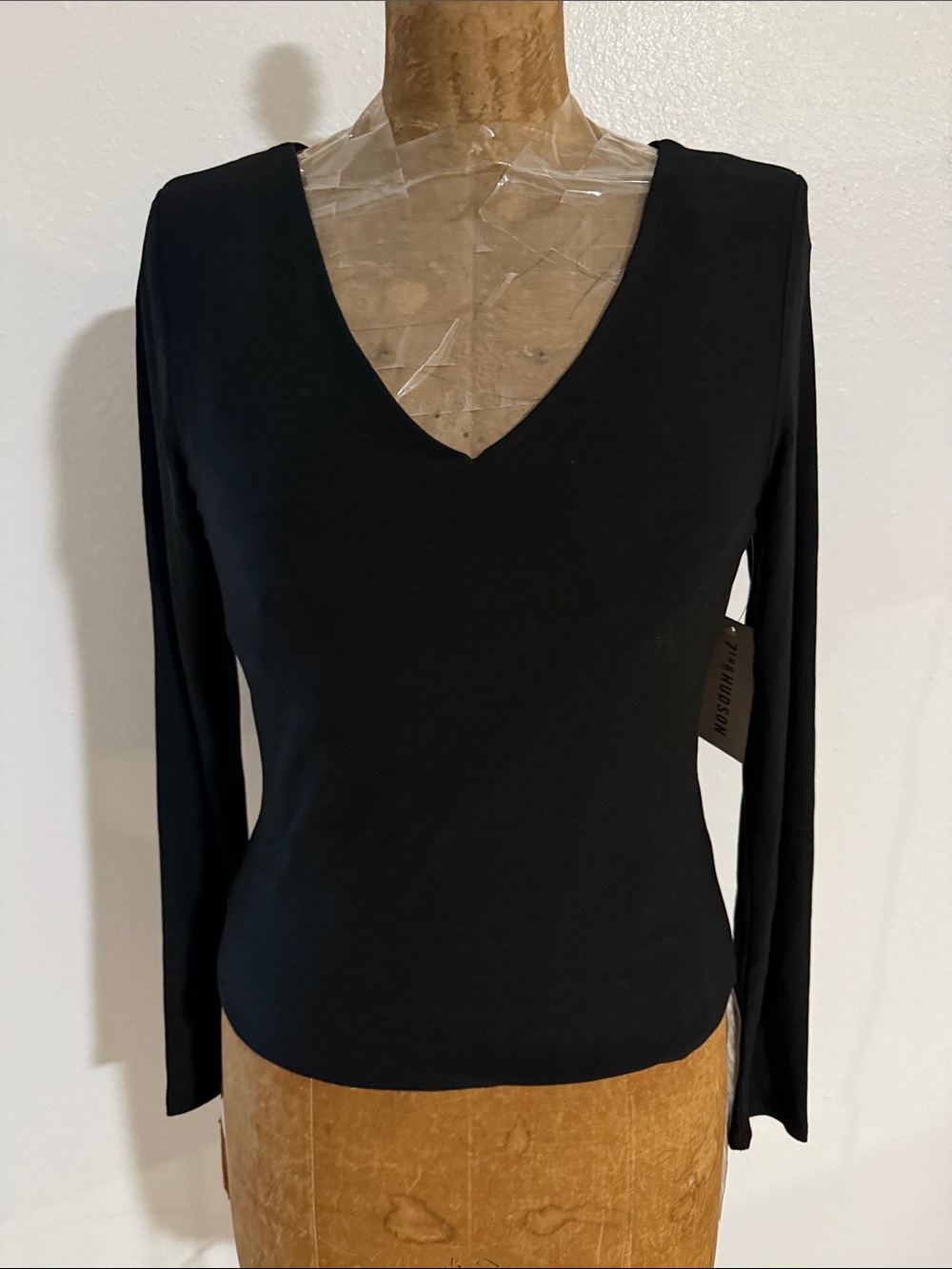 NWT 7th & Hudson Black V-Neck Long Sleeve Soft Women's Top Size L